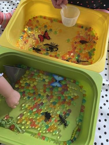 Spelen met waterparels