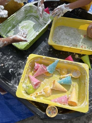 IJsjes maken met scheerschuim en waterparels