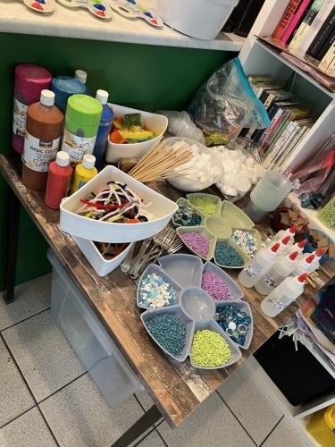 Kunstwerk met piepschuim en zoutdeeg