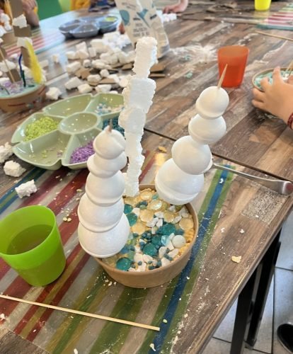 Kunstwerk met piepschuim en zoutdeeg