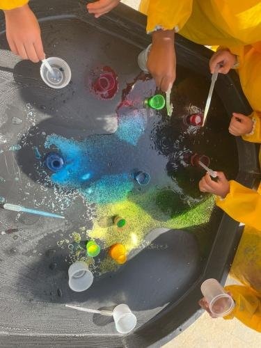 Experimenteren met baking soda en azijn